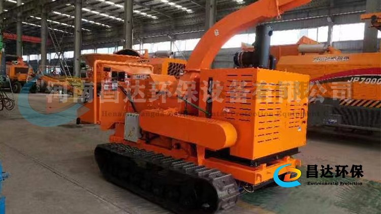 6145履帶樹枝（zhī）粉（fěn）碎機.jpg