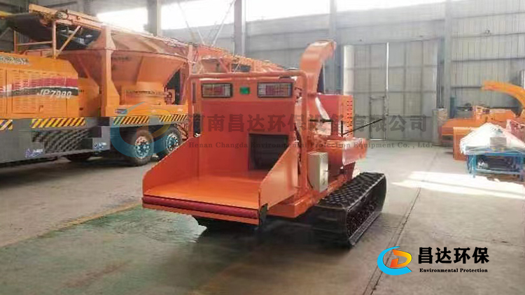 6145履帶（dài）樹枝粉碎機2.jpg