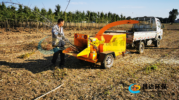 河南昌達HC-6130型樹枝（zhī）粉碎機新疆（jiāng）客戶使用現（xiàn）場，樹枝粉碎機實體廠家！