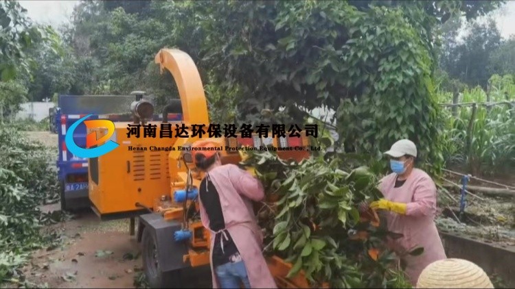 河（hé）南昌達HC-6145樹枝粉碎（suì）機浙江杭（háng）州客戶現場