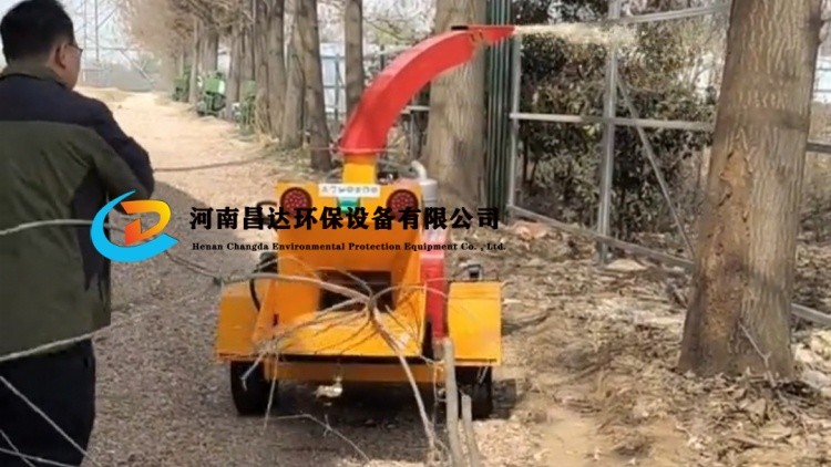 河南昌（chāng）達HC-6130樹枝（zhī）粉碎機河南許昌客戶現場（chǎng）