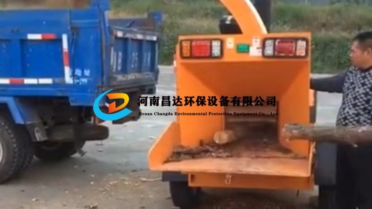 河南昌達HC-6145樹枝粉（fěn）碎機河南（nán）信陽客戶使用現場