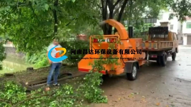 河南昌（chāng）達HC-6145園林（lín）綠化樹枝粉碎機福建福州客戶（hù）使用現場