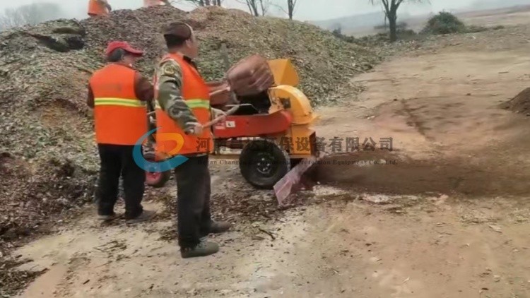 河南昌達小型多功能木材粉碎甘肅漢中客戶（hù）使用現場
