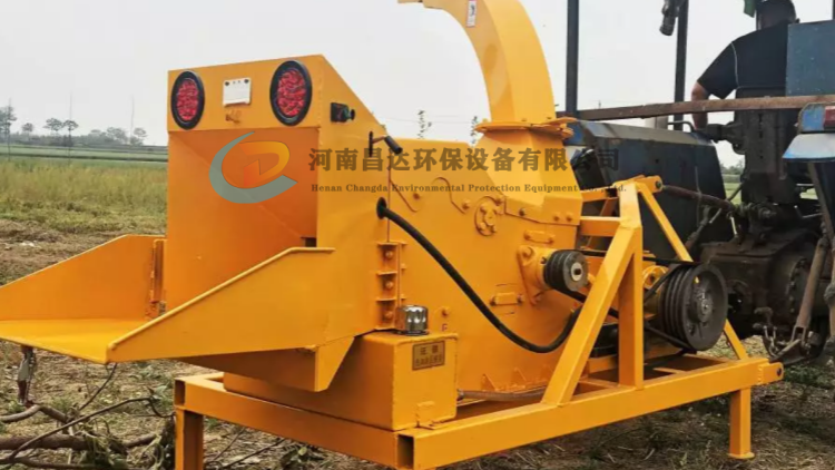 河（hé）南昌達拖拉（lā）機後輸動力樹枝粉碎機（jī）2.png